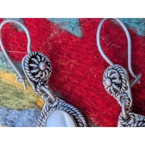 Sterling Silver Southwestern Mother of Pearl Earrings, Vintage Shell Earrings - Picture 3 of 9